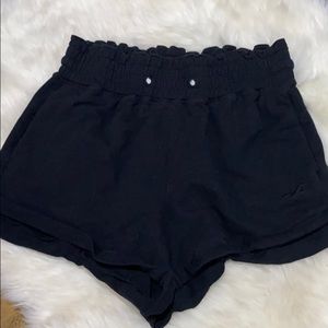 🌺 2 for 25 🌺 Hollister shorts